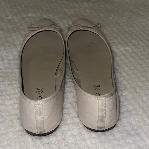 Aldo Women's Elegant Cream Flats - Picture 3 of 5